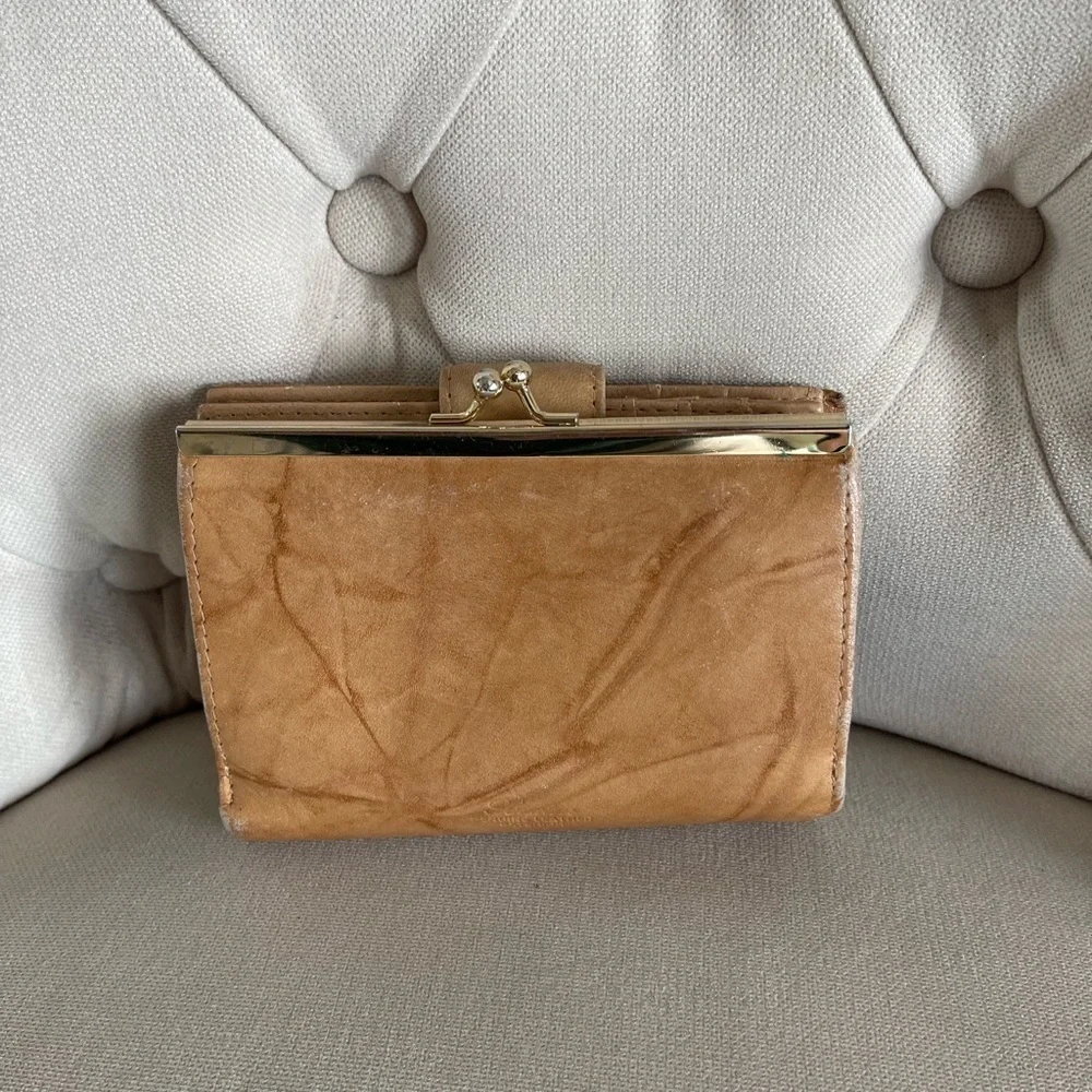 Buxton tan leather billfold wallet_2